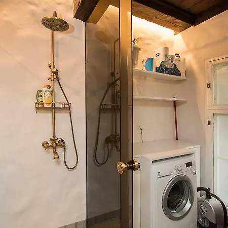 Medieval Beauty With Private Entrance Apartment