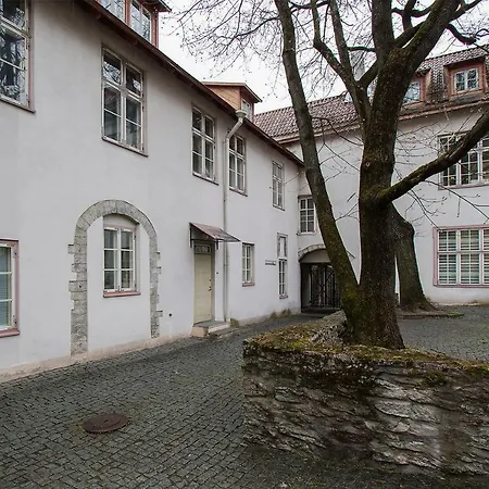 Medieval Beauty With Private Entrance Apartment
