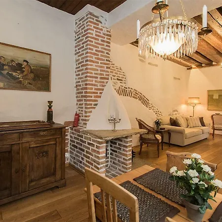 Apartment Medieval Beauty With Private Entrance