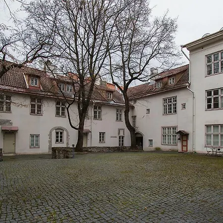 Medieval Beauty With Private Entrance Apartment